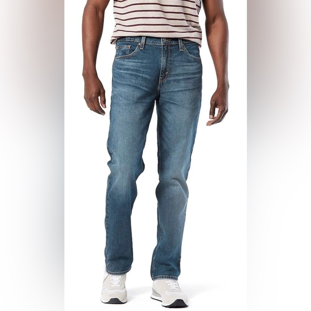 2/49$ Levi's Athletic Fit medium blue wash stretch Jean Sz 38x32 NWT‎